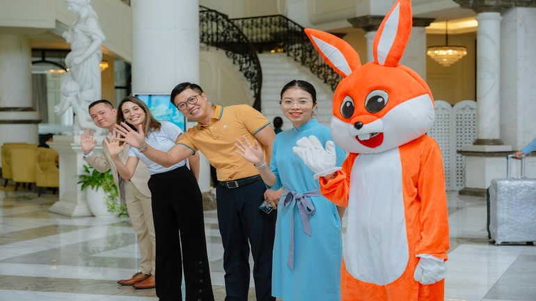 Các em nhận được sự chào đón đặc biệt từ đại diện các đơn vị tổ chức.