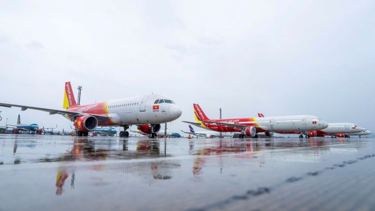 Các hãng hàng không được giao chỉ đạo tổ bay bổ sung thêm dầu dự trữ (đối với các chuyến bay đêm 7/9, rạng sáng 8/9), đề phòng trường hợp phải bay chờ, chuyển hướng đến sân bay dự bị.