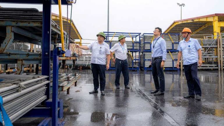 Kiểm tra việc ứng phó bão tại Cảng Hàng không quốc tế Nội Bài.