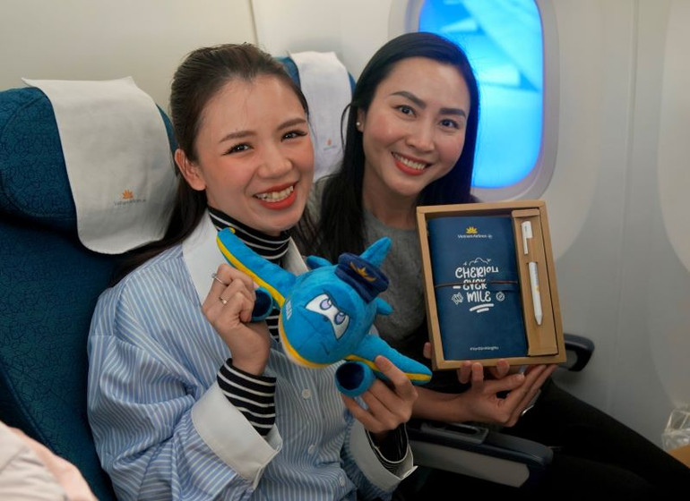 Vietnam Airlines luôn tích cực nâng cao trải nghiệm hành khách và cam kết mang lại chất lượng dịch vụ tương đồng với các hãng hàng không lớn trên thế giới.