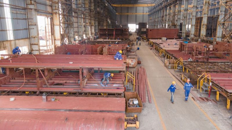 Các phân xưởng bố trí gọn gàng, ngăn nắp tại Công ty Đóng tàu Nam Triệu.