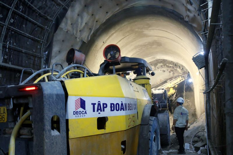 Tập đoàn Đèo Cả tham gia khắc phục, xử lý sự cố hầm Chí Thạnh.