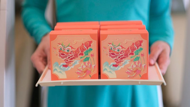 Vietnam Airlines giới thiệu bánh trung thu LotusDeli 2024 gồm bốn bộ sưu tập đặc biệt.