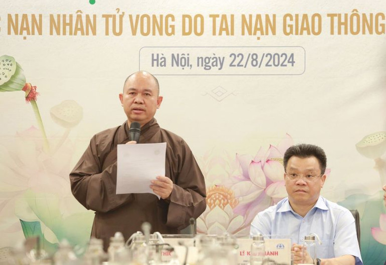 Thượng tọa Thích Đức Thiện, Phó Chủ tịch, Tổng Thư ký Hội đồng Trị sự Giáo hội Phật giáo Việt Nam phát biểu.