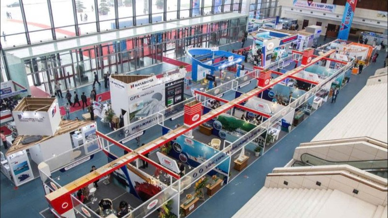 Các gian hàng triển lãm tại Vietship 2018.