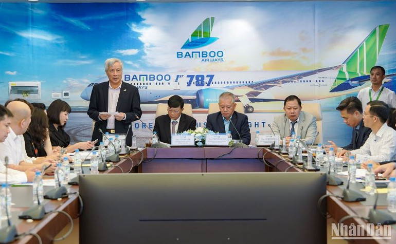 Bamboo Airways đã và đang quyết liệt đẩy mạnh tiến trình tái cấu trúc toàn diện để nâng cao hiệu quả hoạt động, cũng như lựa chọn cổ đông chiến lược. Bamboo Airways đã và đang quyết liệt đẩy mạnh tiến trình tái cấu trúc toàn diện để nâng cao hiệu quả hoạt động, cũng như lựa chọn cổ đông chiến lược.