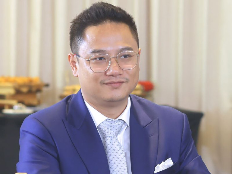 Ông Mike Zhang, Giám đốc Quốc gia Alibaba.com Việt Nam chia sẻ về sứ mệnh hỗ trợ các doanh nghiệp vừa và nhỏ tiến ra thị trường quốc tế. Ông Mike Zhang, Giám đốc Quốc gia Alibaba.com Việt Nam chia sẻ về sứ mệnh hỗ trợ các doanh nghiệp vừa và nhỏ tiến ra thị trường quốc tế.