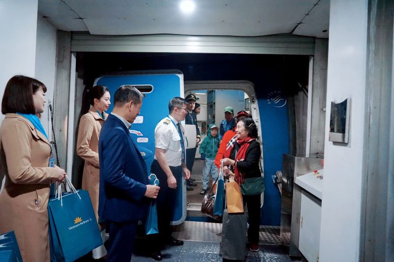 “Chuyến bay ước mơ – Hành trình đoàn viên 2024” là chặng tiếp của chương trình từ nhiều năm qua giúp san sẻ bớt gánh nặng cho người lao động thêm đủ đầy khi Tết đến, Xuân về.