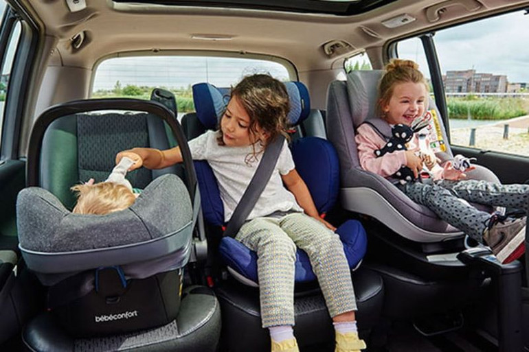 Hiện nay xu hướng sử dụng xe ô-tô ở nước ta đang tăng nhanh, vì vậy việc bảo đảm an toàn cho trẻ em khi tham gia giao thông bằng xe ô-tô là vấn đề cần được quan tâm. Hiện nay xu hướng sử dụng xe ô-tô ở nước ta đang tăng nhanh, vì vậy việc bảo đảm an toàn cho trẻ em khi tham gia giao thông bằng xe ô-tô là vấn đề cần được quan tâm.