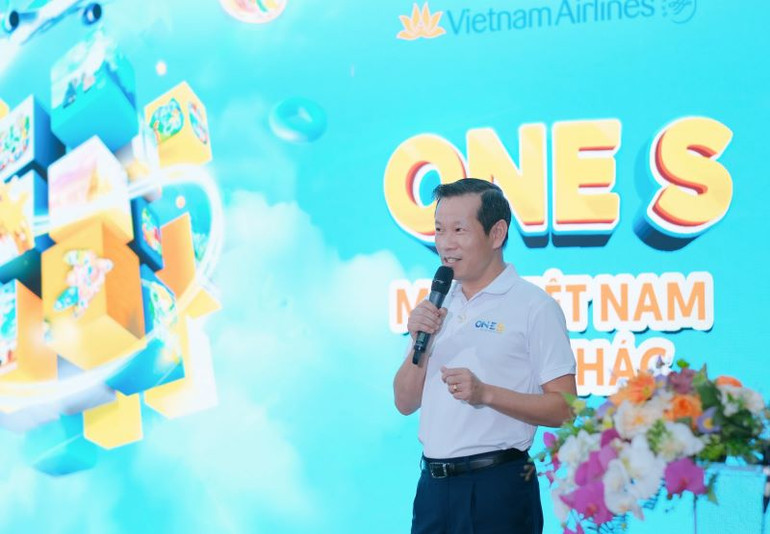 Ông Đặng Anh Tuấn, Phó Tổng Giám đốc Vietnam Airlines phát biểu.