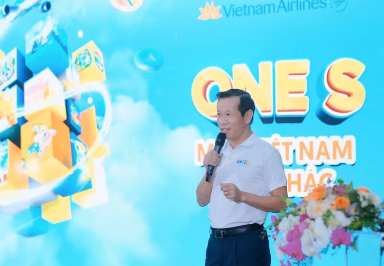 Ông Đặng Anh Tuấn, Phó Tổng Giám đốc Vietnam Airlines phát biểu. Ông Đặng Anh Tuấn, Phó Tổng Giám đốc Vietnam Airlines phát biểu.