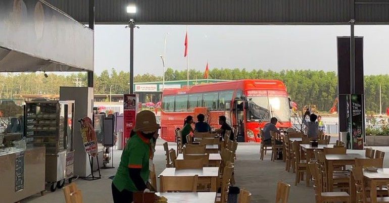 Trạm dừng nghỉ tạm Dầu Giây-Phan Thiết (huyện Xuân Lộc, Đồng Nai).