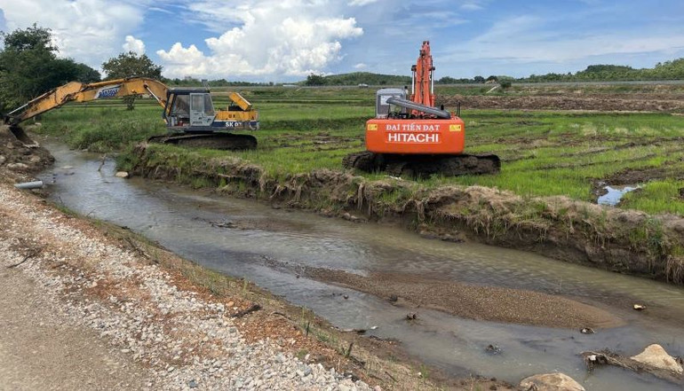 Tiến độ thực hiện 8 trạm dừng nghỉ sẽ hoàn thành toàn bộ trong thời gian từ 15-18 tháng, đồng thời phấn đấu hoàn thành cơ bản các công trình dịch vụ công thiết yếu (khu vệ sinh, bãi đỗ xe) trước ngày 31/12/2024.