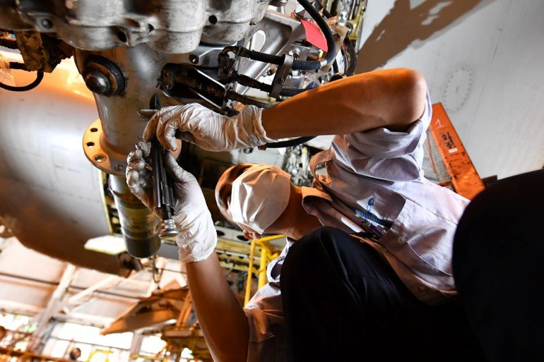 Được thành lập từ năm 2009, VAECO hoạt động theo các tiêu chuẩn và quy định của Cục Hàng không dân dụng Việt Nam, Cục Hàng không liên bang Mỹ, Cơ quan an toàn hàng không châu Âu, Tổ chức Hàng không dân dụng quốc tế và các nhà chức trách hàng không các nước. Được thành lập từ năm 2009, VAECO hoạt động theo các tiêu chuẩn và quy định của Cục Hàng không dân dụng Việt Nam, Cục Hàng không liên bang Mỹ, Cơ quan an toàn hàng không châu Âu, Tổ chức Hàng không dân dụng quốc tế và các nhà chức trách hàng không các nước.