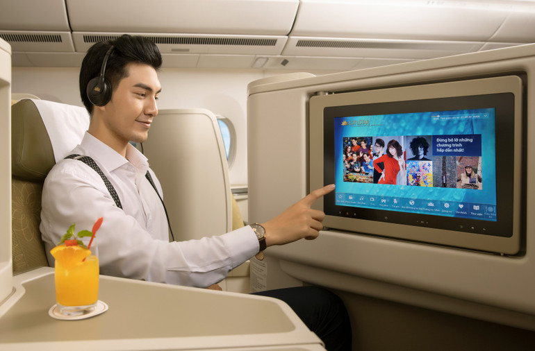 Chiến dịch của Vietnam Airlines nhằm đáp ứng nhu cầu của thị trường mới bằng công nghệ tiên tiến và cách tiếp cận cá nhân hóa. Chiến dịch của Vietnam Airlines nhằm đáp ứng nhu cầu của thị trường mới bằng công nghệ tiên tiến và cách tiếp cận cá nhân hóa.