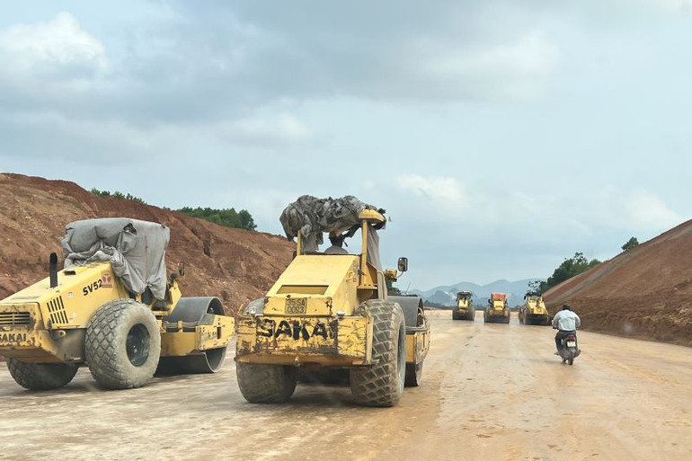 Nhà thầu thi công công trình giao thông. Nhà thầu thi công công trình giao thông.