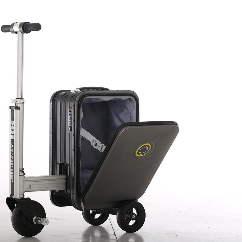 Túi xách, vali tích hợp pin lithium có thể tháo rời với công suất trên 300Wh không được chấp nhận vận chuyển dưới mọi hình thức bằng đường hàng không.