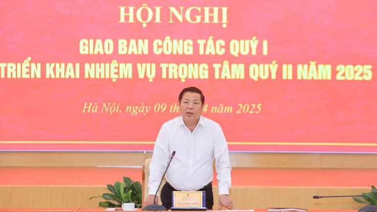 Bộ trưởng xây dựng Trần Hồng Minh phát biểu ý kiến kiến trúc chỉ đạo.