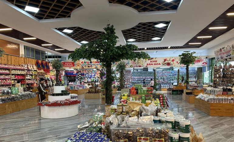 Trạm dừng nghỉ Xuân Khiêm được đầu tư đồng bộ, hiện đại trên đường cao tốc Cao Bồ-Mai Sơn.