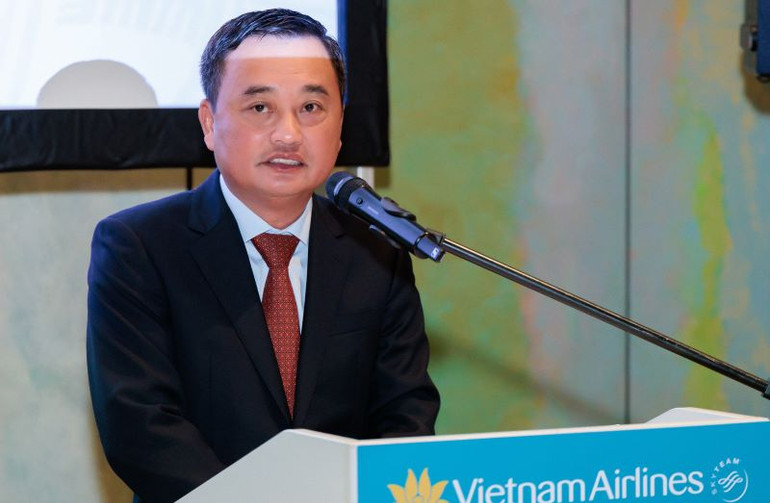 Ông Lê Đức Cảnh, Phó Tổng Giám đốc Vietnam Airlines phát biểu tại sự kiện.