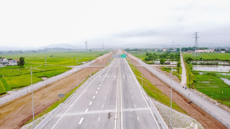 Tuyến cao tốc Diễn Châu-Bãi Vọt là một trong 3 dự án thành phần trên tuyến bắc-nam phía đông giai đoạn 2017-2020 được đầu tư theo phương thức đối tác công-tư (PPP); tổng vốn đầu tư 11.157 tỷ đồng.