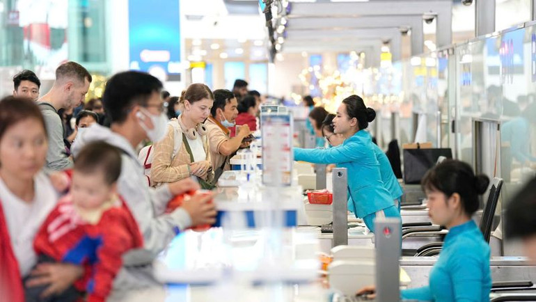 Ngành hàng không đang tiếp tục lên kế hoạch phục vụ dịp nghỉ lễ 30/4-1/5, cao điểm hè 2025 và nghỉ lễ Quốc khánh với dự báo có sự gia tăng về nhu cầu vận chuyển hàng không.