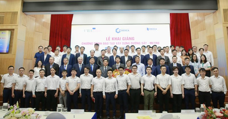 Tập đoàn Đèo Cả phối hợp Viện Nghiên cứu-Đào tạo Đèo Cả khai giảng chương trình đào tạo chuyên ngành Xây dựng đường sắt-metro từ tháng 1/2024. Tập đoàn Đèo Cả phối hợp Viện Nghiên cứu-Đào tạo Đèo Cả khai giảng chương trình đào tạo chuyên ngành Xây dựng đường sắt-metro từ tháng 1/2024.