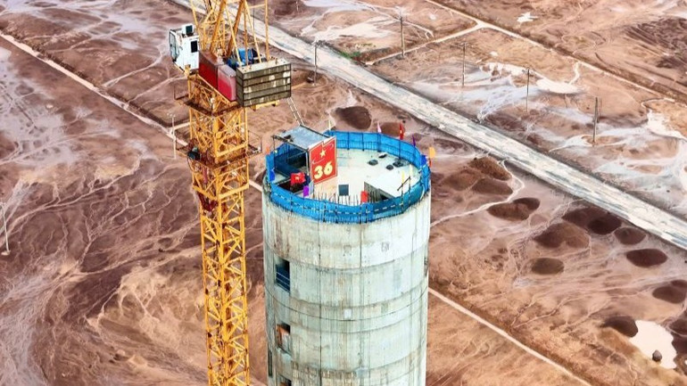 Hạng mục Tháp không lưu Long Thành đang tiến gần hơn tới mục tiêu hoàn thành, đánh dấu một bước tiến quan trọng trong việc đưa Cảng Hàng không quốc tế Long Thành trở thành trung tâm hàng không hiện đại bậc nhất khu vực.