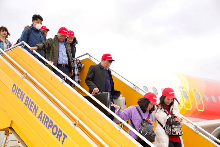 Vietjet là thành viên chính thức của Hiệp hội Vận tải Hàng không Quốc tế (IATA) và sở hữu chứng nhận An toàn Khai thác IOSA. Vietjet là thành viên chính thức của Hiệp hội Vận tải Hàng không Quốc tế (IATA) và sở hữu chứng nhận An toàn Khai thác IOSA.