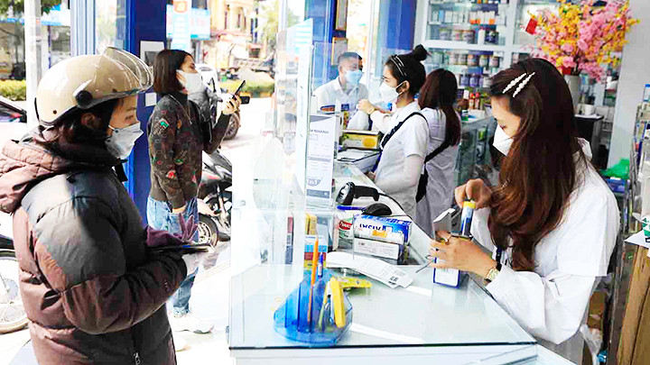 Người mua thuốc cần kiểm tra kỹ thông tin. Người mua thuốc cần kiểm tra kỹ thông tin.