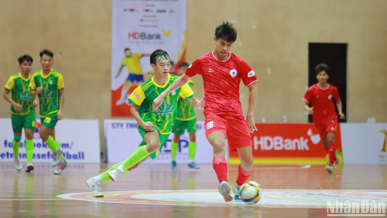 Trận đấu giữa hai câu lạc bộ Tân Hiệp Hưng Thành phố Hồ Chí Minh và Luxury Hạ Long.