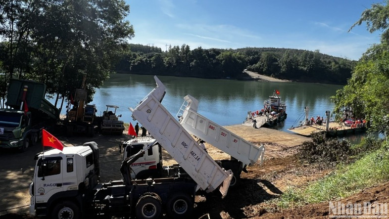 Vị trí thi công cầu Hiếu Liêm.