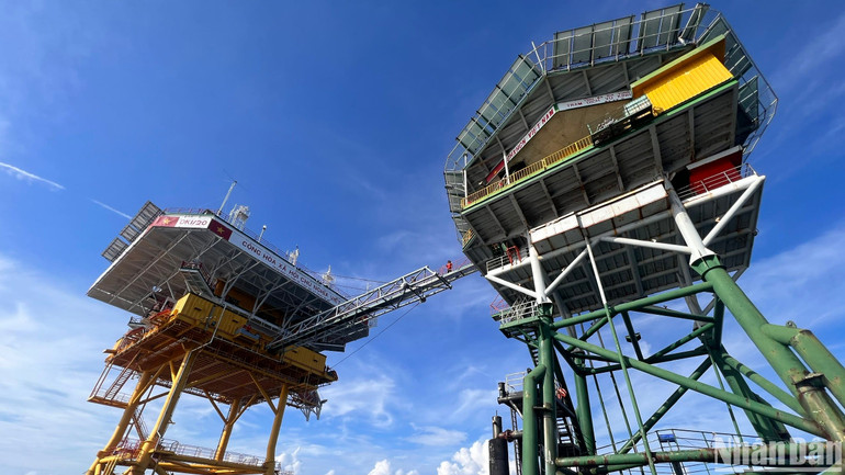 Nhà giàn DK1. Nhà giàn DK1.