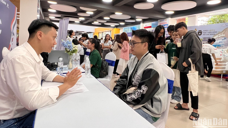 Thị trường nhân lực có nhiều thay đổi trong 10 năm qua Thị trường nhân lực có nhiều thay đổi trong 10 năm qua