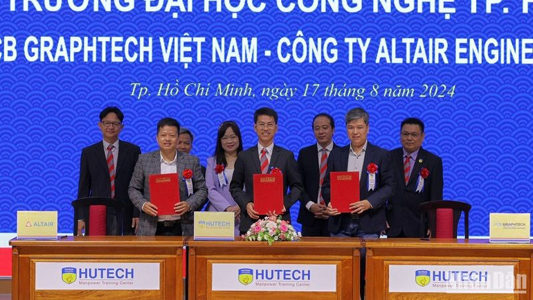 HUTECH và các doanh nghiệp ký kết hợp tác đào tạo nguồn nhân lực