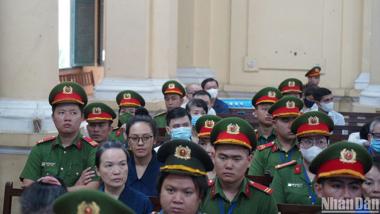Các bị cáo tại phiên tòa. (Ảnh: THẾ ANH)