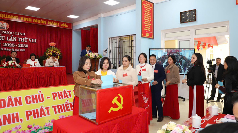 Các đại biểu dự đại hội bầu Ban Chấp hành Đảng bộ xã Ngọc Linh khóa VIII.