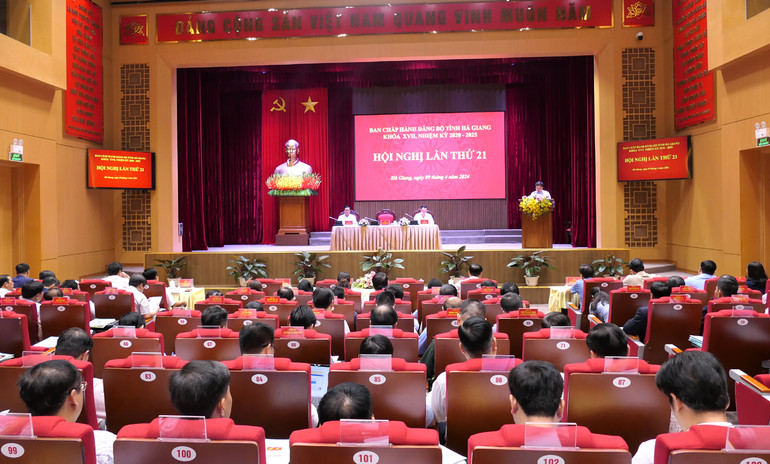 Toàn cảnh hội nghị.