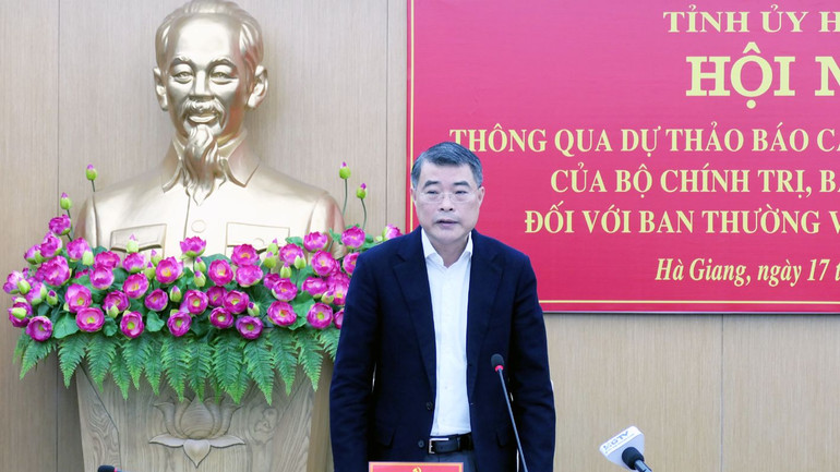 Đồng chí Lê Minh Hương, Ủy viên Bộ Chính trị, Bí thư Trung ương Đảng, Trưởng Ban Tổ chức Trung ương phát biểu tại buổi làm việc.