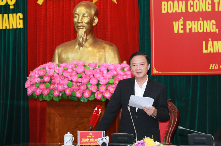 Phó Chủ tịch Quốc hội Nguyễn Khắc Định phát biểu tại buổi làm việc.