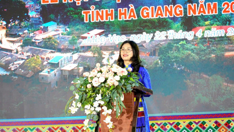 Phó Chủ tịch Ủy ban nhân dân tỉnh Hà Giang Vương Ngọc Hà phát biểu khai mạc lễ hội.