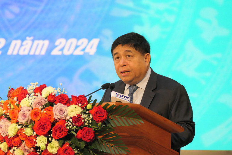 Bộ trưởng Kế hoạch và Đầu tư Nguyễn Chí Dũng phát biểu tại hội nghị. Bộ trưởng Kế hoạch và Đầu tư Nguyễn Chí Dũng phát biểu tại hội nghị.