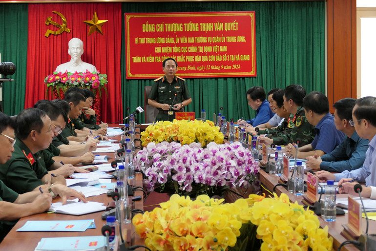 Thượng tướng Trịnh Văn Quyết phát biểu tại buổi làm việc với các đồng chí lãnh đạo tỉnh Hà Giang.