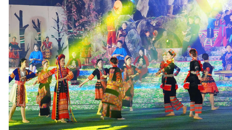 Chương trình nghệ thuật với chủ đề "Khâu Vai ngày trở lại".