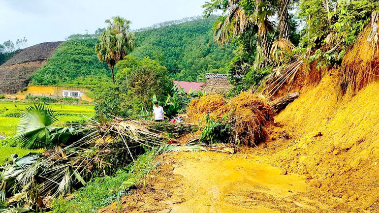 Nhiều địa phương ở tỉnh Hà Giang xảy ra tình trạng sạt lở đất.