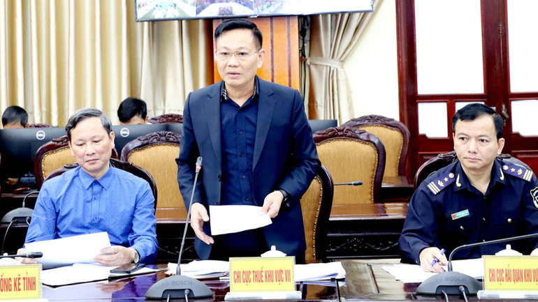 Đại diện Chi cục Thuế khu vực 7 thảo luận đề xuất giải pháp tăng cường quản lý nguồn thu ngân sách tại tỉnh Hà Giang. Đại diện Chi cục Thuế khu vực 7 thảo luận đề xuất giải pháp tăng cường quản lý nguồn thu ngân sách tại tỉnh Hà Giang.