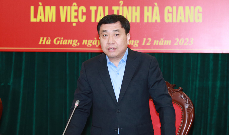 Quyền Bí thư Tỉnh ủy Hà Giang Nguyễn Mạnh Dũng phát biểu tại buổi làm việc.