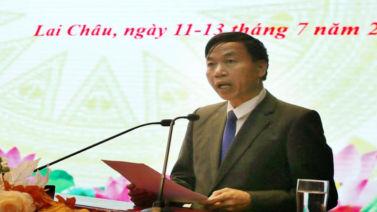 Đồng chí Lê Văn Lương phát biểu sau khi được Hội đồng nhân dân tín nhiệm bầu giữ chức Chủ tịch UBND tỉnh Lai Châu.