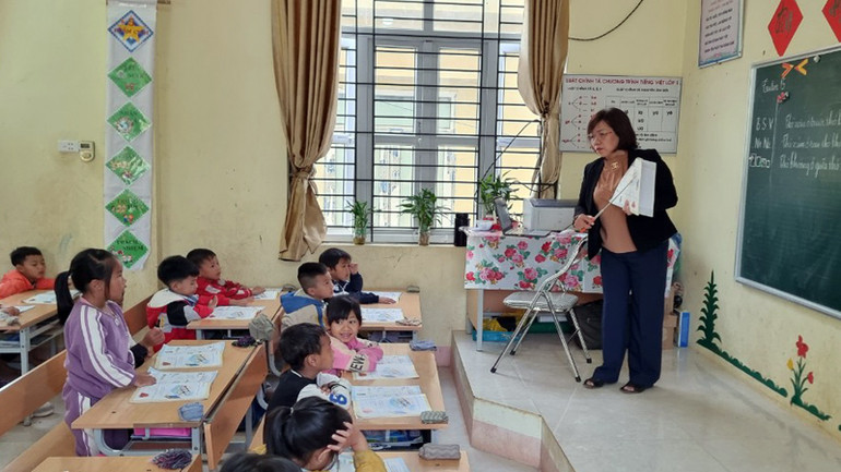 Hiện huyện Mường Tè vẫn còn 16 phòng học tạm, hàng chục nhà ăn, phòng nghỉ bán trú thuộc diện tạm hoặc bán kiên cố cần được đầu tư.