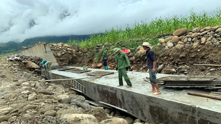 Việc bảo đảm chính sách bảo hiểm cho người lao động ở các doanh nghiệp tư nhân, các hợp tác xã, hộ kinh doanh khá khiêm tốn. Việc bảo đảm chính sách bảo hiểm cho người lao động ở các doanh nghiệp tư nhân, các hợp tác xã, hộ kinh doanh khá khiêm tốn.